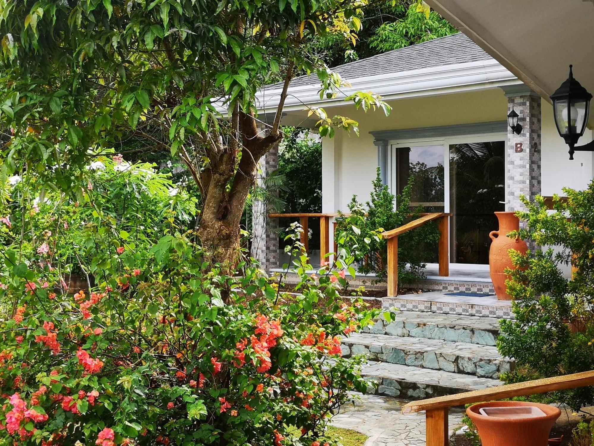 Garden Bungalows Resort Siquijor Buitenkant foto